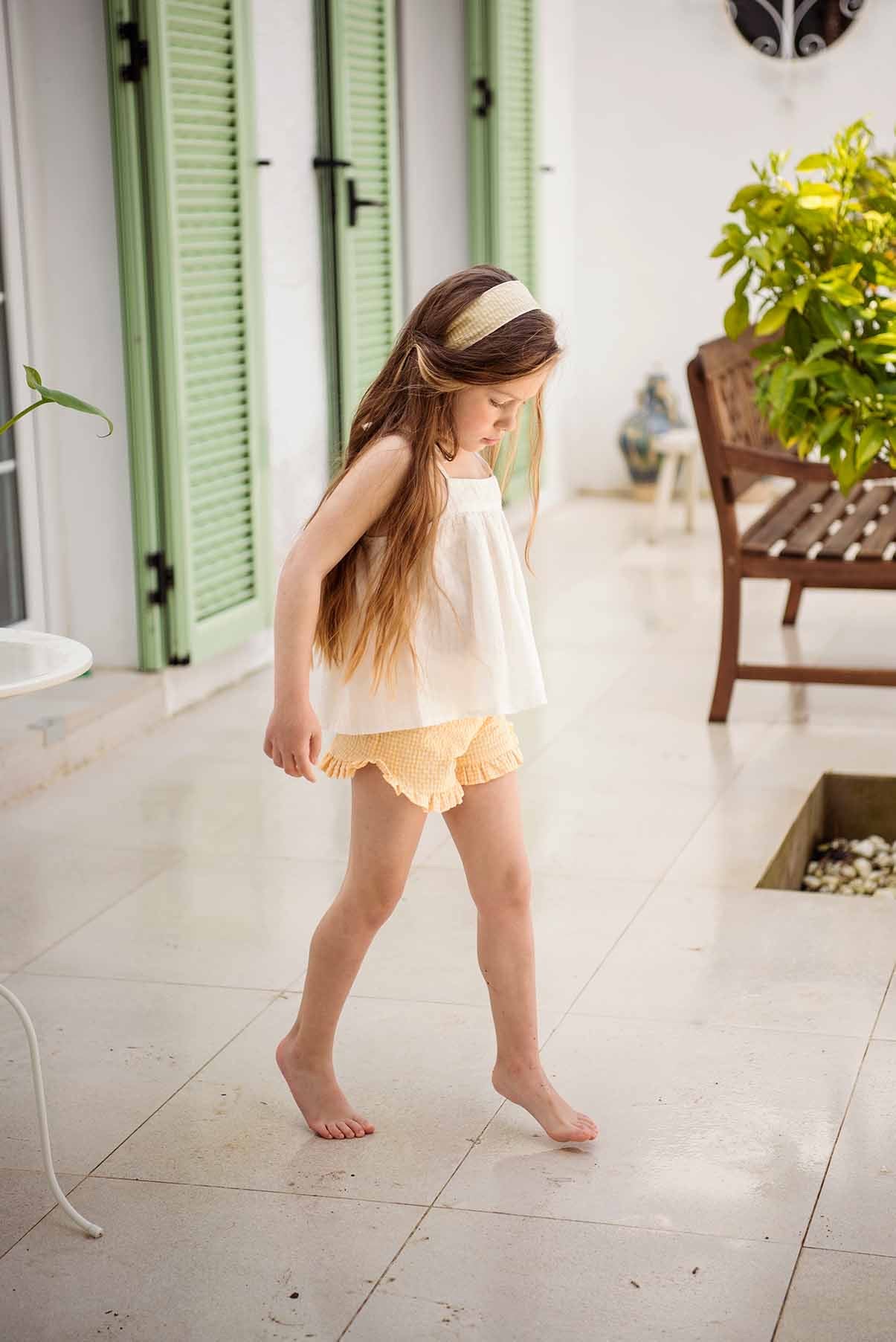 Short volantito